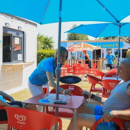 Mobil 2 Avec Terrasse - Api-1-52-1478 * La Faute-sur-Mer